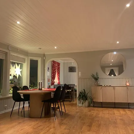 Tromso - Seksjonert Hus I Nydelige Omgivelser Appartement Tromsdalen
